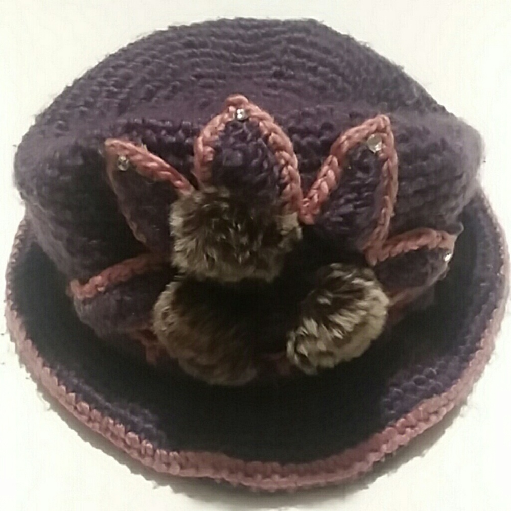 VINTAGE ANGELA & WILLIAM 100% ACRYLIC HAT